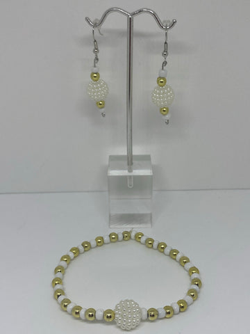 White and gold jewelry set