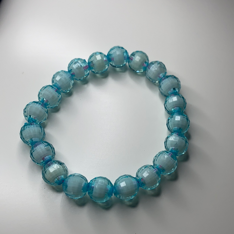 Light blue shiny pearl bracelet