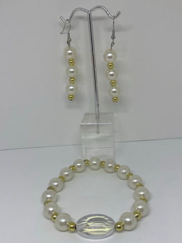 White and gold pearl set